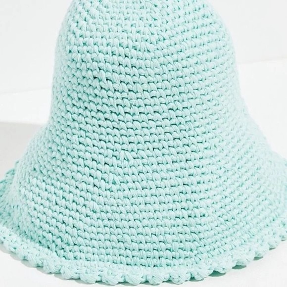 NWOT FREE PEOPLE CROCHET PIXIE BUCKET HAT IN AQUA Z257-18